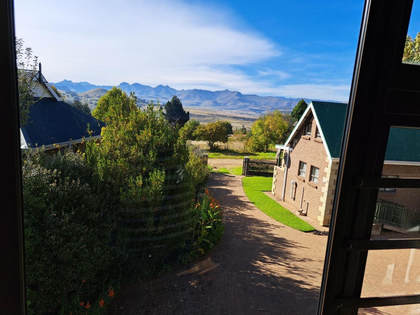 Clarens Mountain Sage Holiday House エクステリア 写真